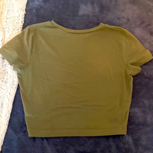 Army green crop top, medium, brand new condition, never worn - Picture 2 of 3